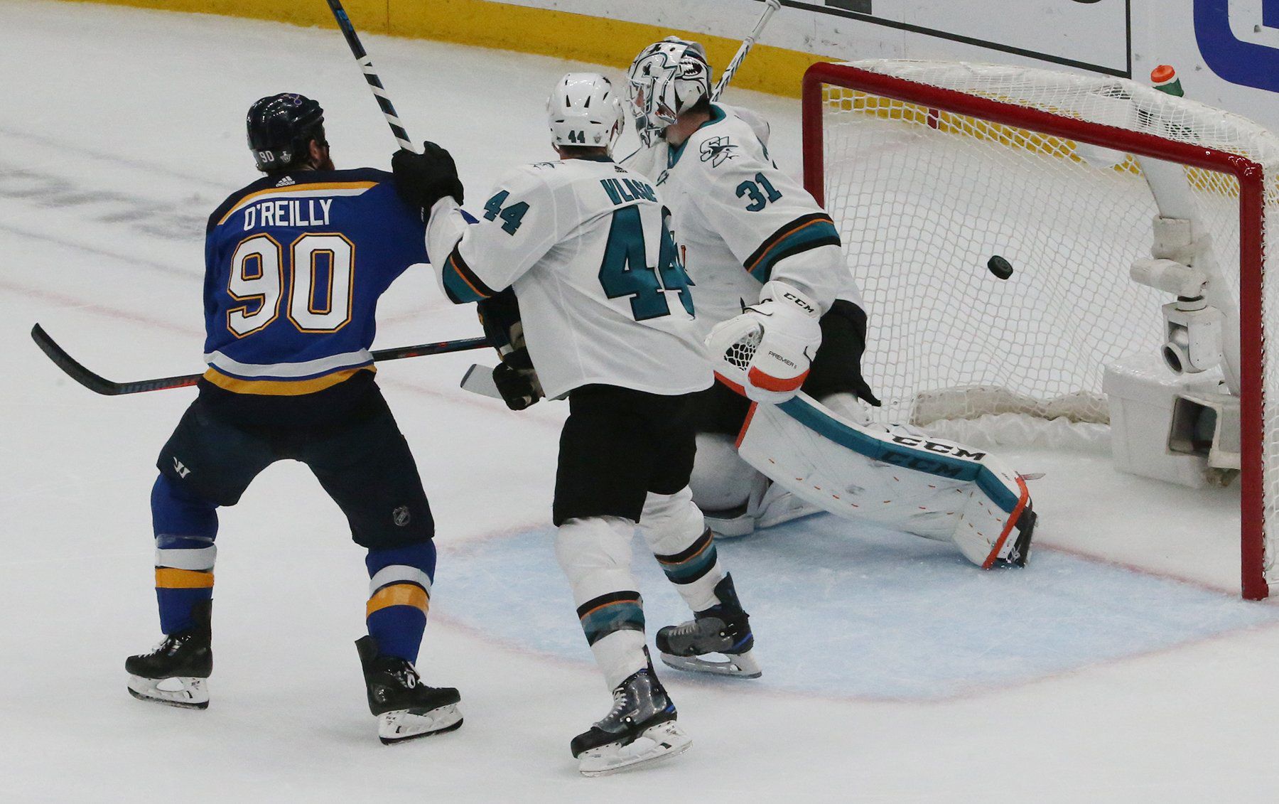 Blues and Sharks break into match 6 in the semi-finals